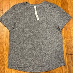 Lululemon License to Train shirt, Size 6, Excellent Condition!